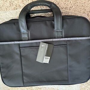 Black HP laptop computer bag 17.3 inches NWT